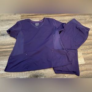 Like new womens Purple Label yoga scrub set size 3XL top and 3XP pants